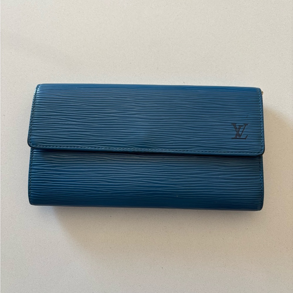Louis Vuitton Blue Epi Leather Vintage Sarah Wallet - Picture 2 of 12